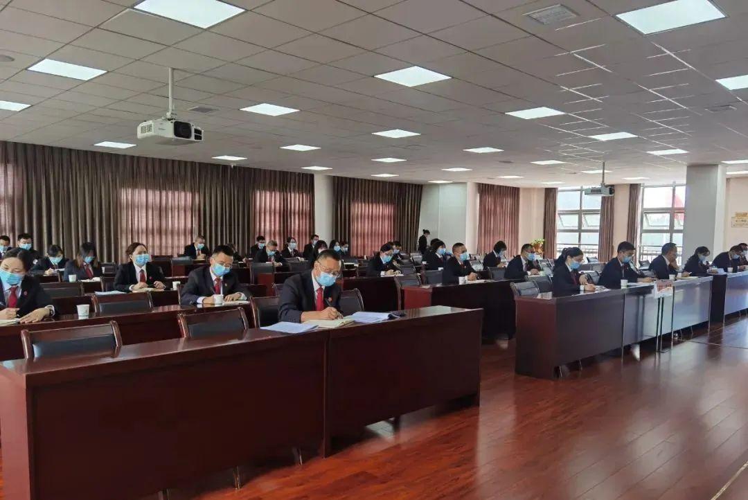练俊逸 第3页